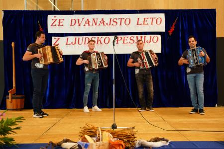 25.2.2024_ljudski pevci in godci trebelno_FOTO_studioPraprotKa75 - kopija